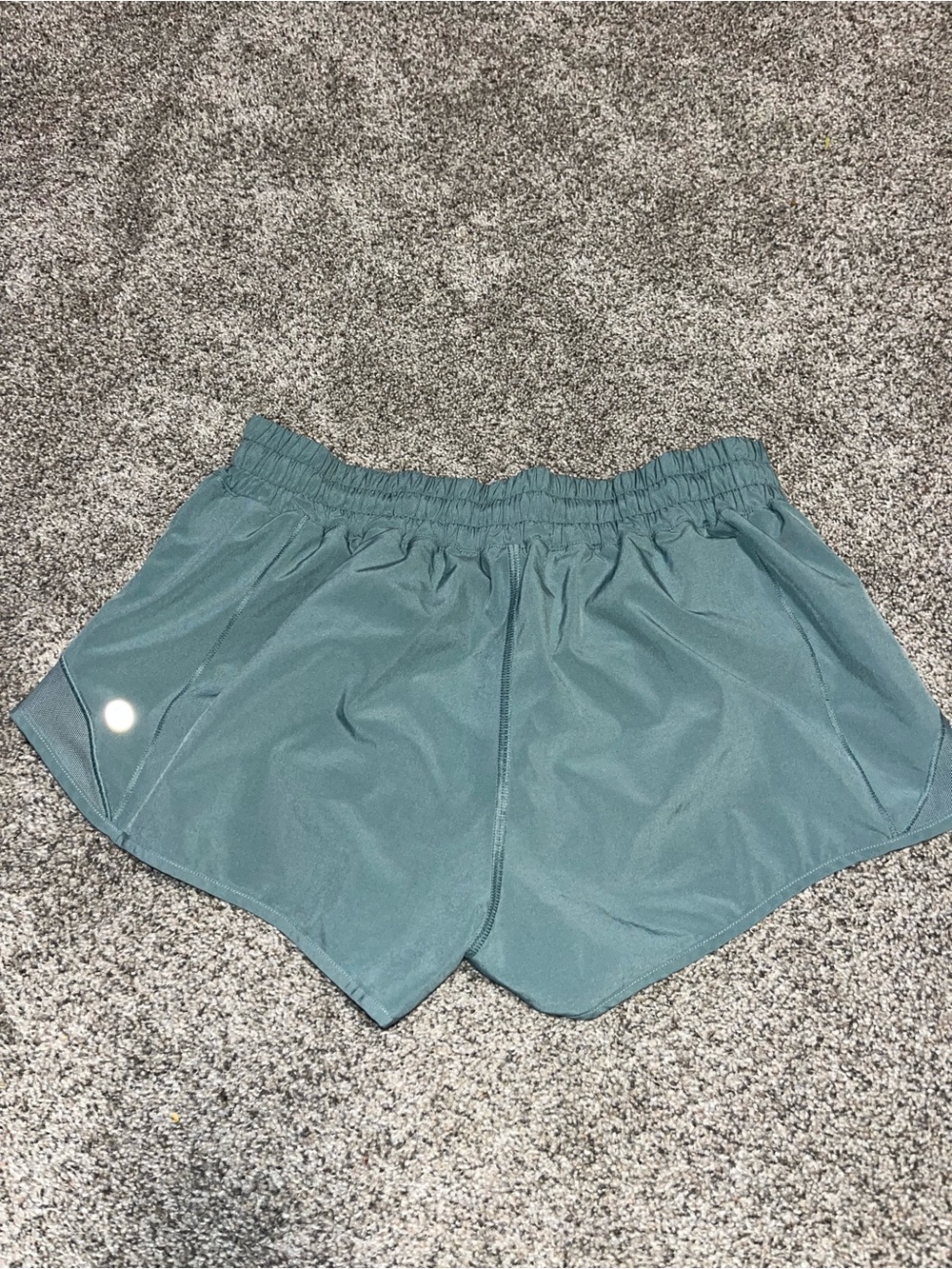 Lululemon  Green Shorts Womens Size 6 2.5” Inseam Euc